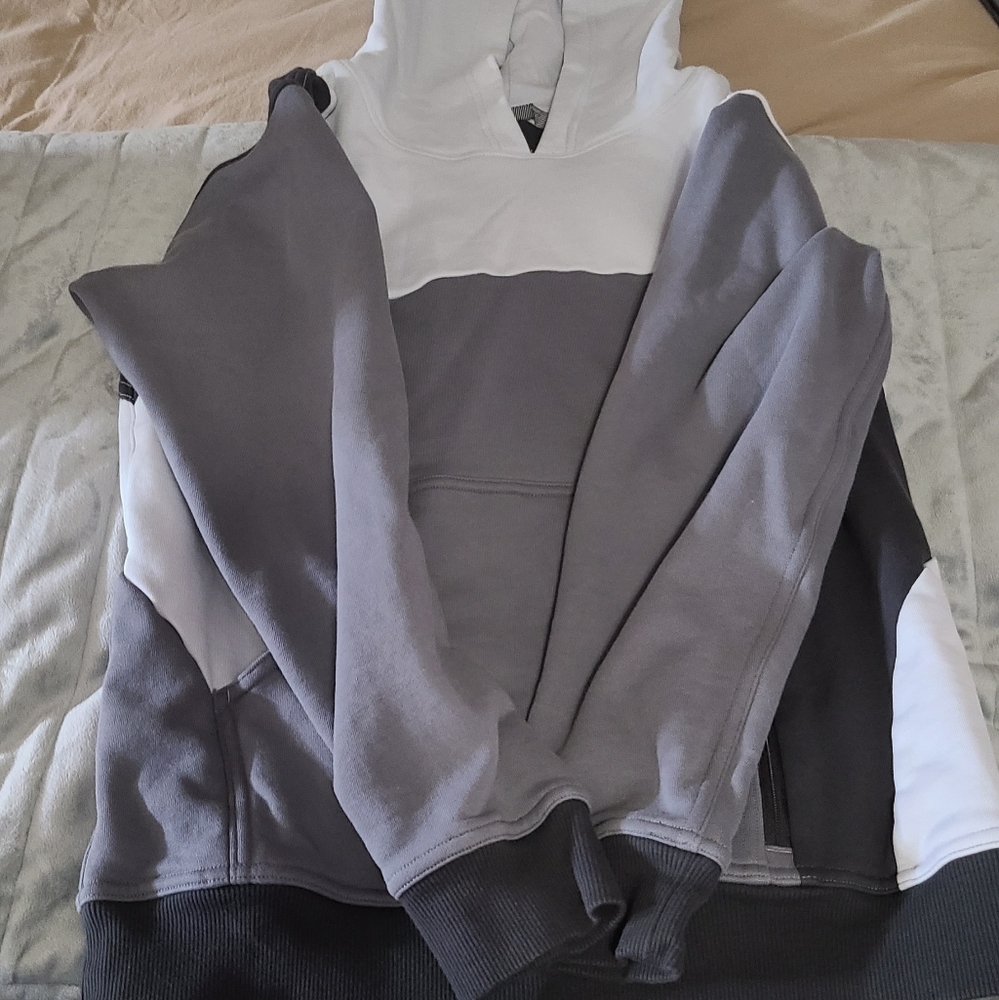 Lululemon hoodie size 4